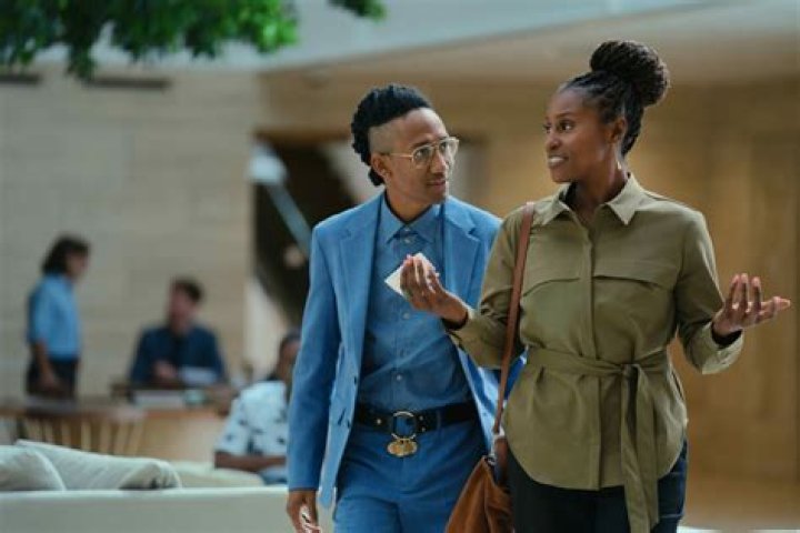 Apple TV Pluss Feminist Anthology Series Roar Packs a Bite, but It's a Mild One