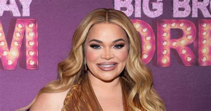 Did Trisha Paytas flash her a**hole on Twitter? Traumatized fans say 'never should've seen why she w ·