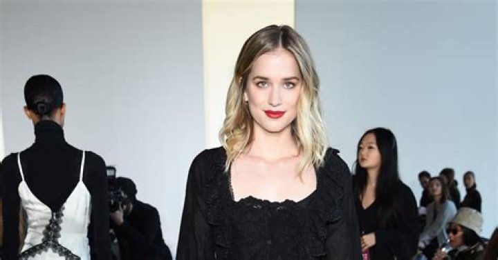 Elizabeth Lail and Nieku Manshadi Tied the Knot in Spring 2021
