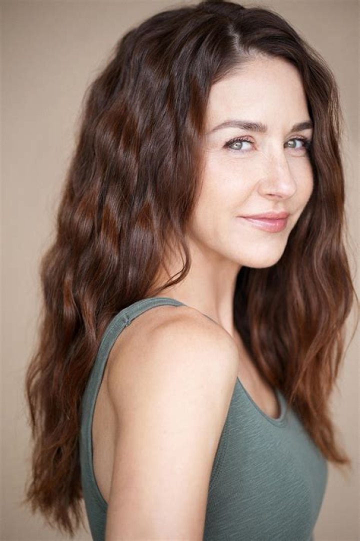 Erin Karpluk Net Worth ·