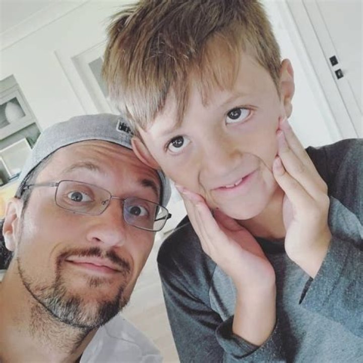 FGTeeV Duddy Height, Weight, Age, Spouse, Children, Facts, Biography