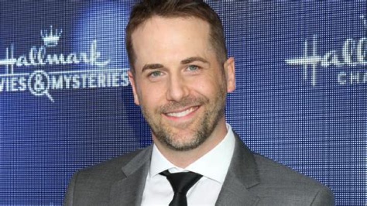Get to Know Niall Matter, Heartthrob Star of Hallmarks Country at Heart