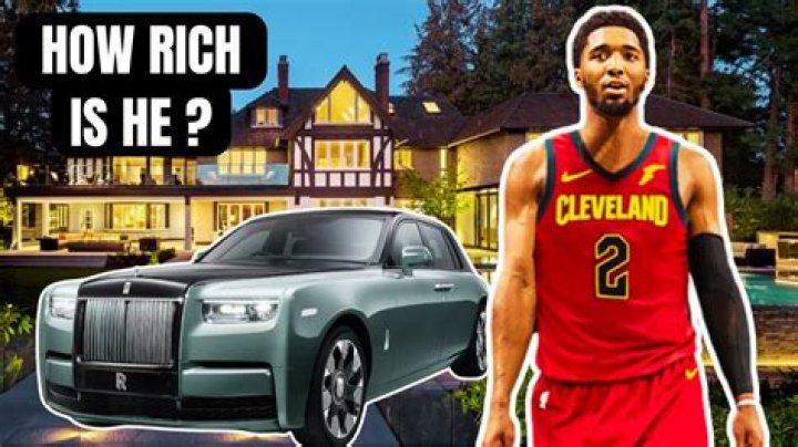 How rich is Donovan Mitchell ·