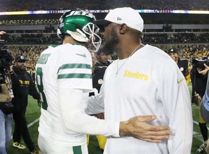 Is NFL Quarterback Aaron Rodgers a Donald Trump Supporter?