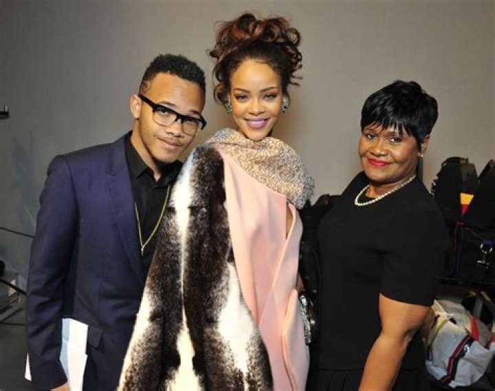 Is There A Rihanna Twin Sister?