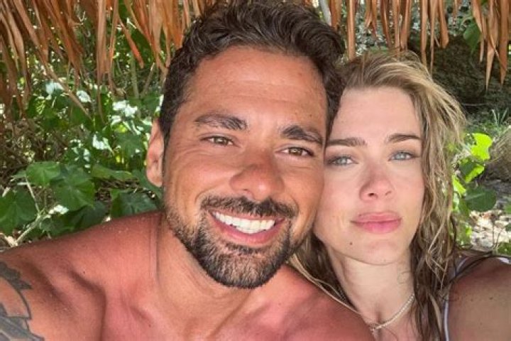 J.R. Ramirez And Melissa Roxburgh Went To Sydney For Vacay |
