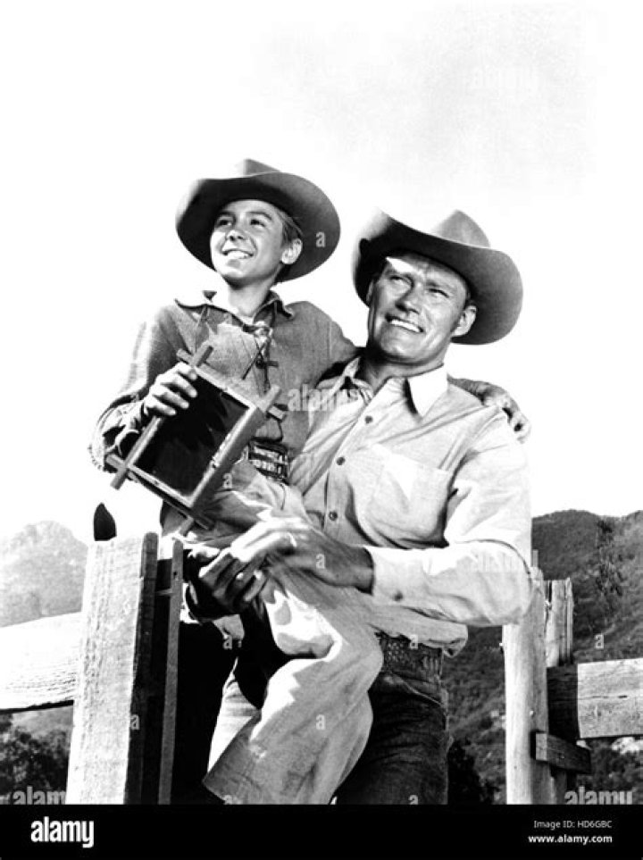 Johnny Crawford's Age In "The Rifleman" Revealed