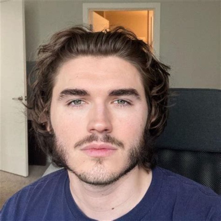 Jschlatt Wiki, Bio, Age, Height, Career, Net Worth, Facts ·