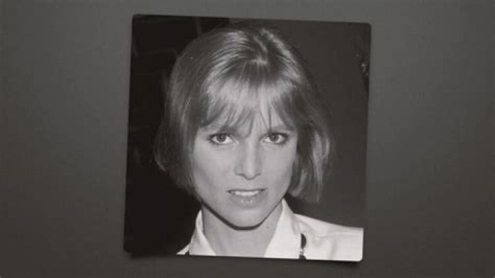 Kelly Curtis ·