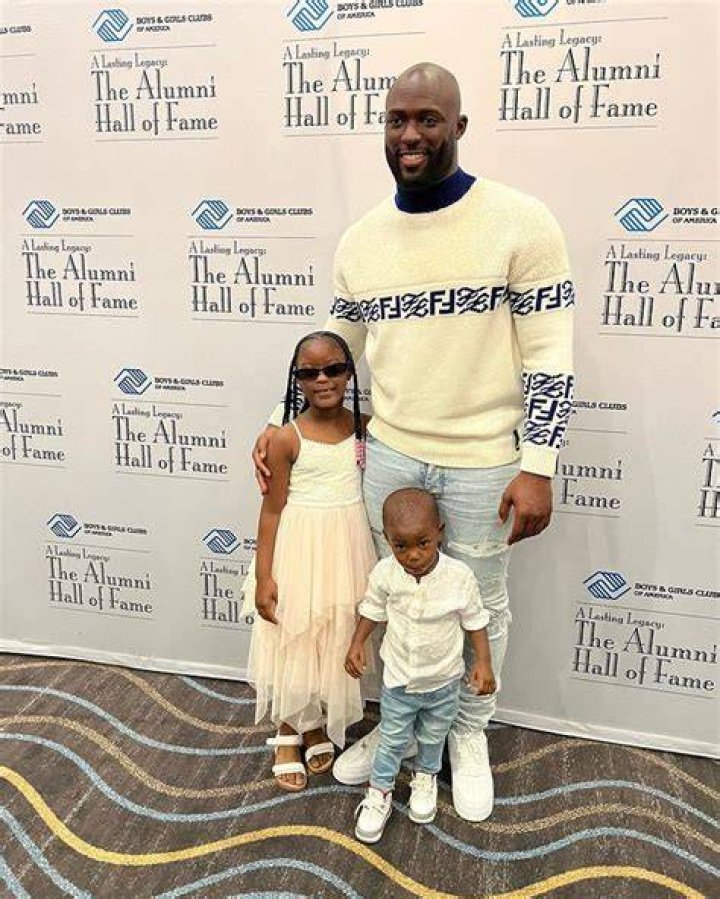 Leonard Fournette Family: Parents, Brother, Kids And Girlfriend