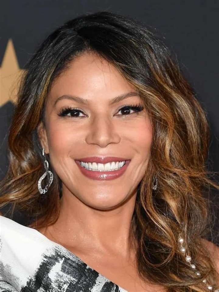 Merle Dandridge ·