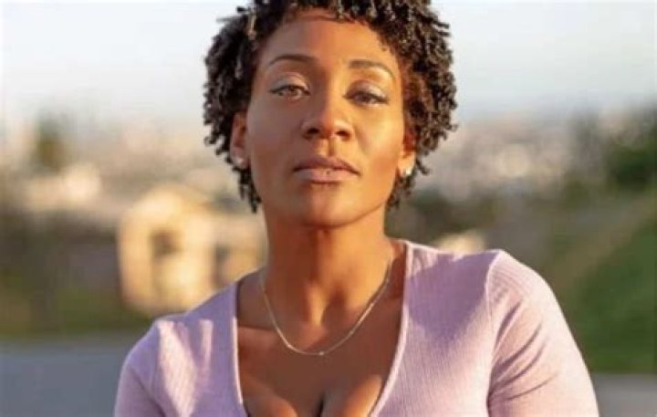 Mignon Vons age, biography, career, net worth, height ·