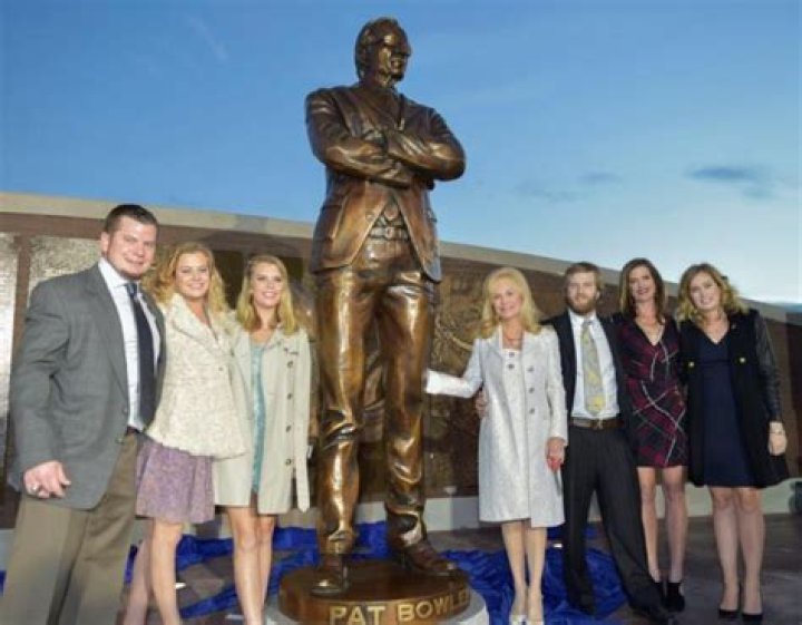 Pat Bowlens wife Annabel Bowlen: Know about their married life and children