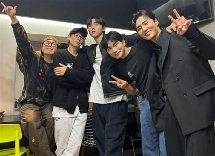 The Rose Members Profile & Everything You Need To Know About Them ·