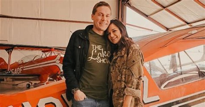 Virginia and Erik Are Trying to Figure Things out on Couples' Cam (EXCLUSIVE)