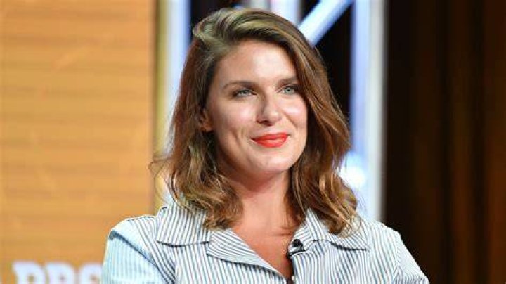 Vivian Howard ·