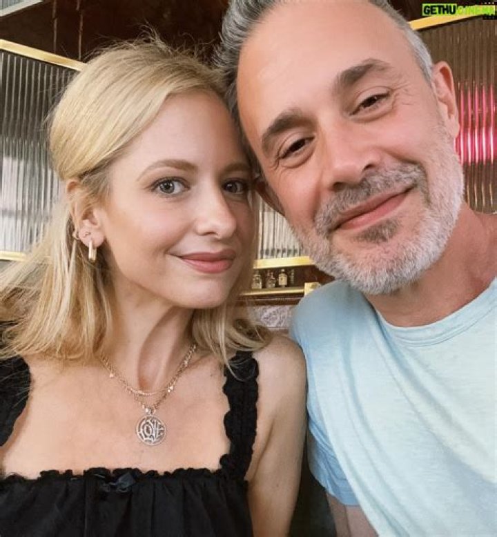 VlogJam | Sarah Michelle Gellar Biography