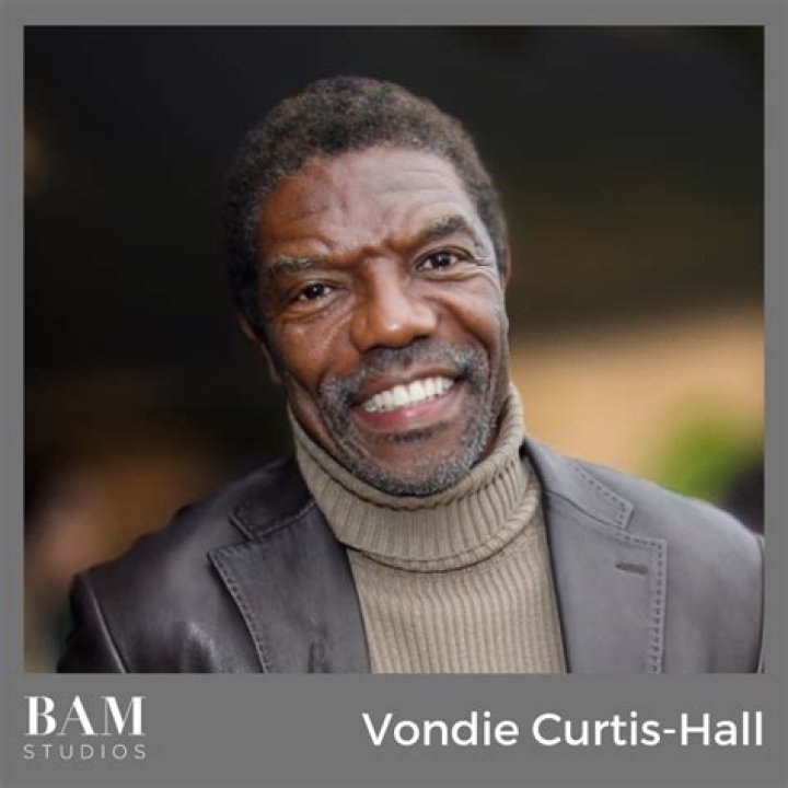 Vondie Curtis Hall ·