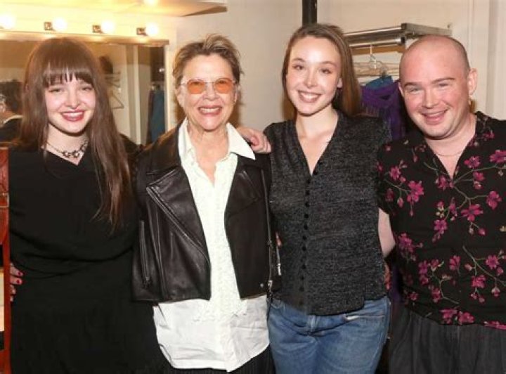 Warren Beatty Meets His Children