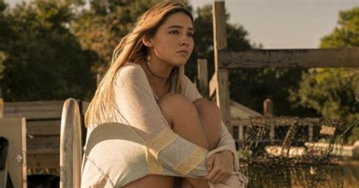 What Happened to Sarah Cameron's Mom in 'Outer Banks'? Rose Is Her Stepmother (SPOILERS)