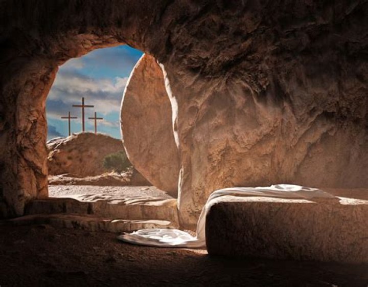 What is the significance of the folded napkin in Christs tomb after the resurrection? ·
