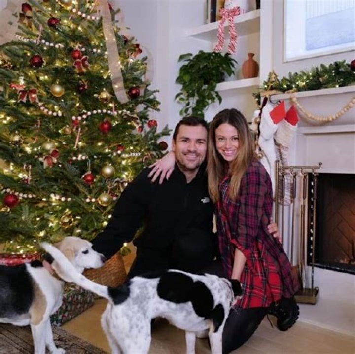 Wiki, Bio, Age, Net Worth, Husband, Height, Hijas ·